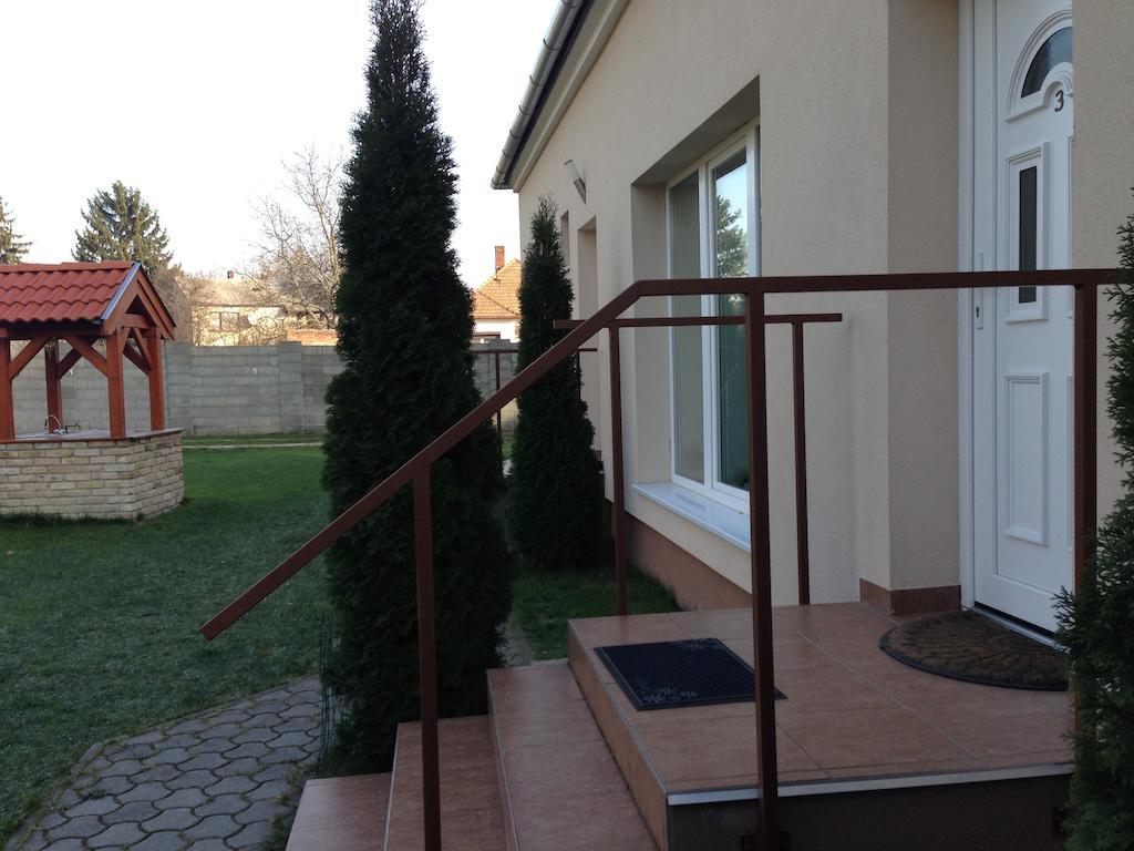 Kocsis Apartman Es Camping Мошонмадьяровар Номер фото