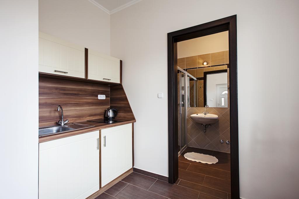 Kocsis Apartman Es Camping Мошонмадьяровар Экстерьер фото