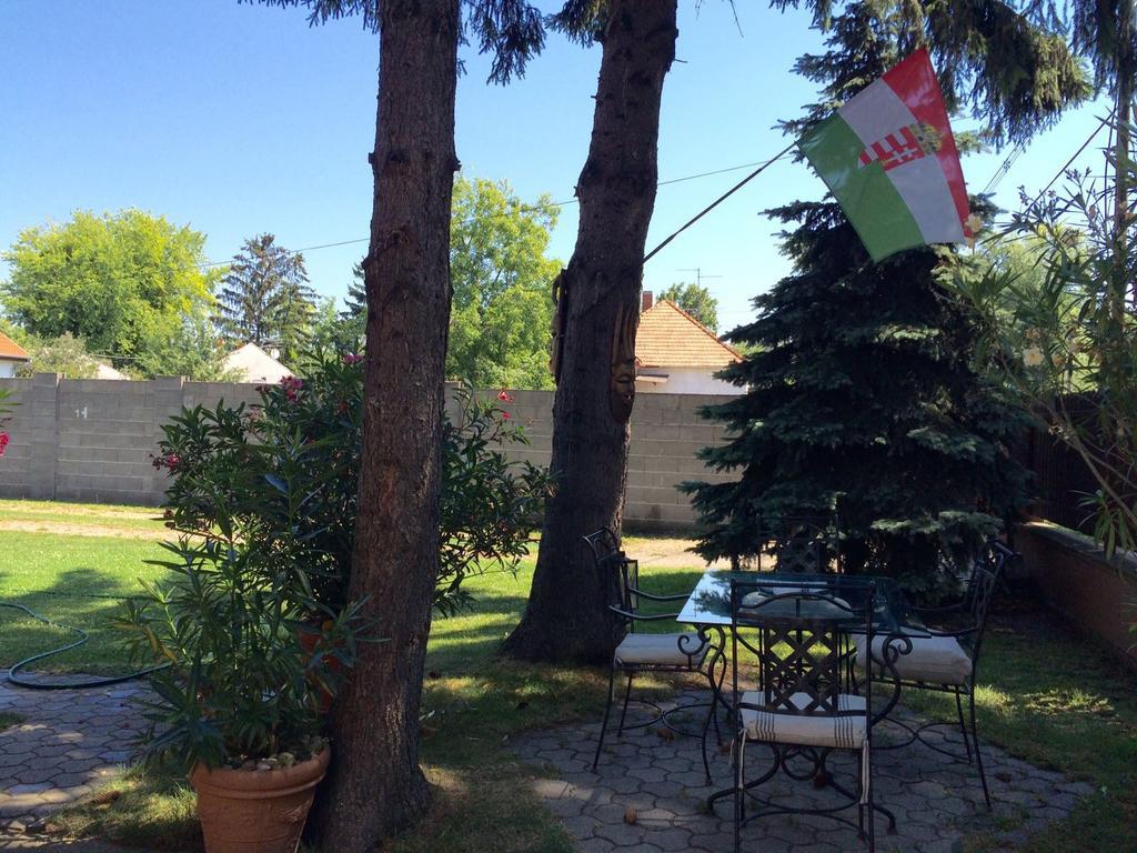 Kocsis Apartman Es Camping Мошонмадьяровар Экстерьер фото